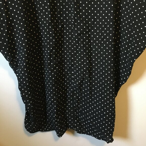 Itty Bitty B & W Polka Dot Short Sleeve Viscose Cocoon Cover - Picture 7 of 14